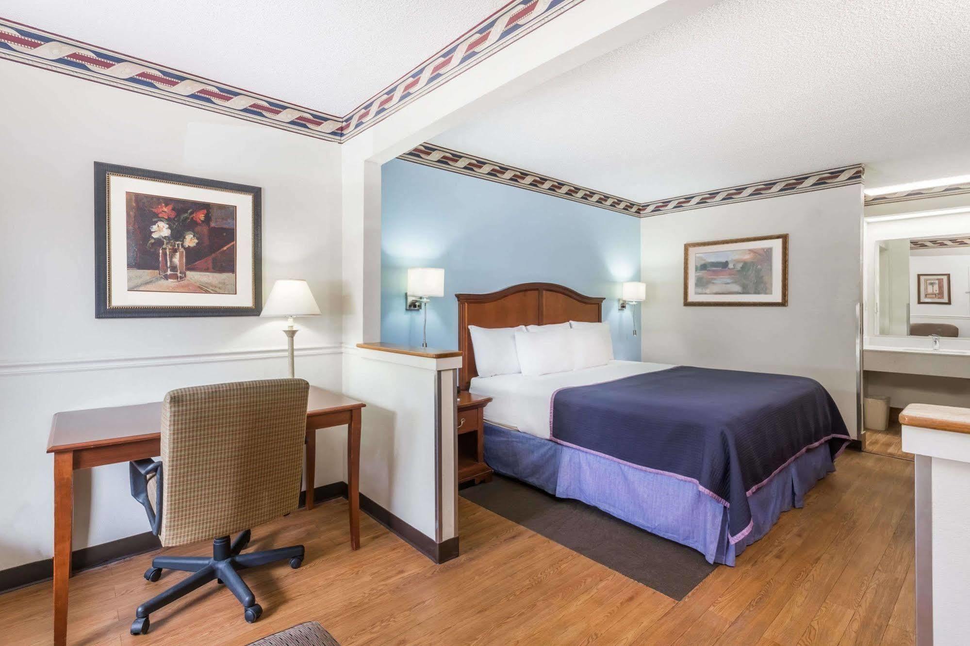Howard Johnson By Wyndham Savannah Ga Τζώρτζταουν Εξωτερικό φωτογραφία